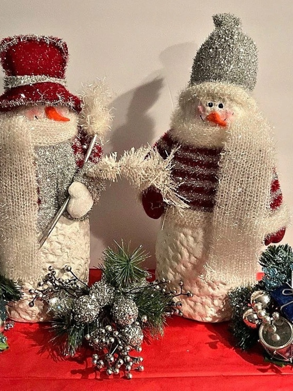SHELF 1-Snowman Holiday Decor Set White & Red 14.5 IN TALL